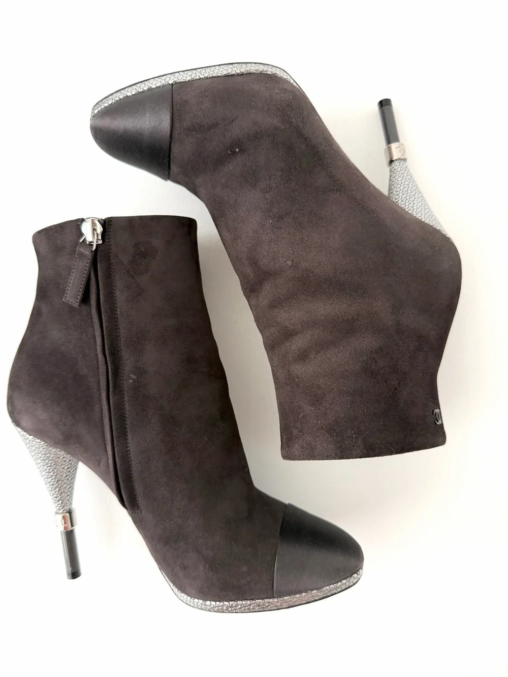 CHANEL | Suede CC Cap Toe Ankle Boots Gray Charcoal Silver High Heel EU 37